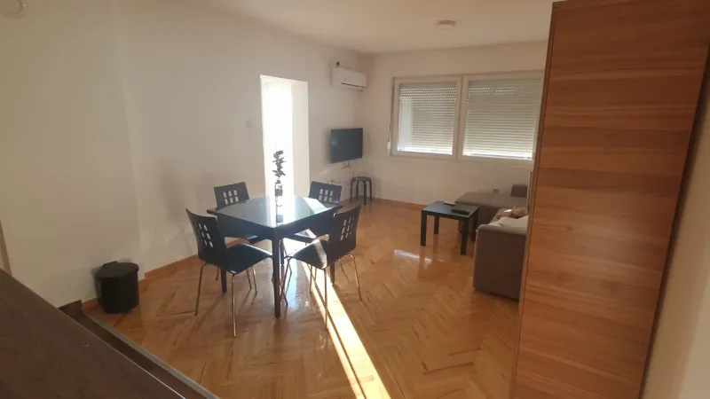 Apartman 9 Pčelica